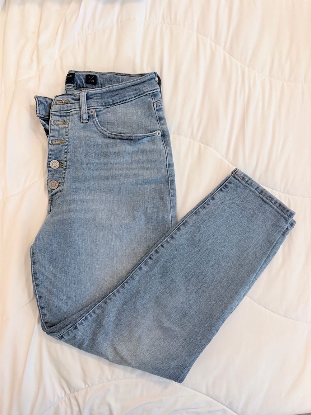 Light Denim High Rise CropWomen’s Jeans 10/30